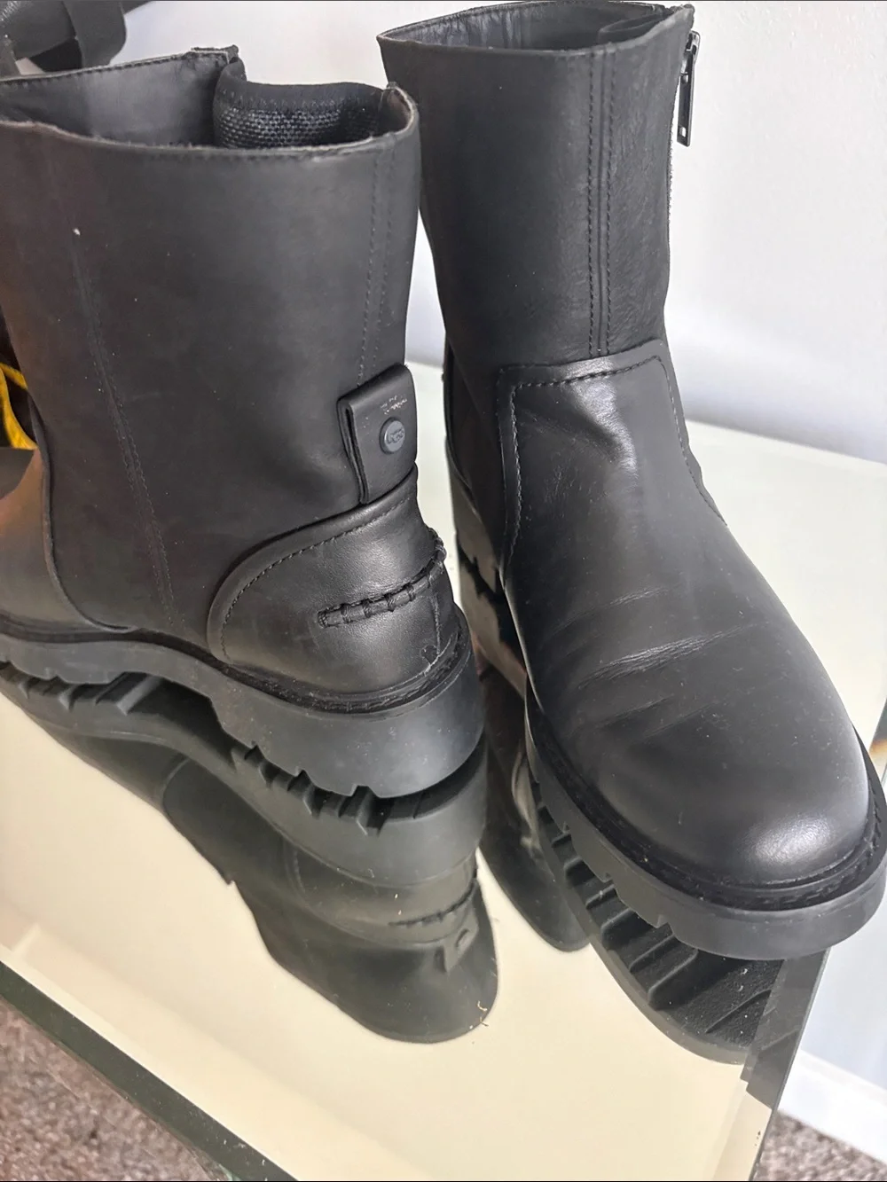 UGG stylish black